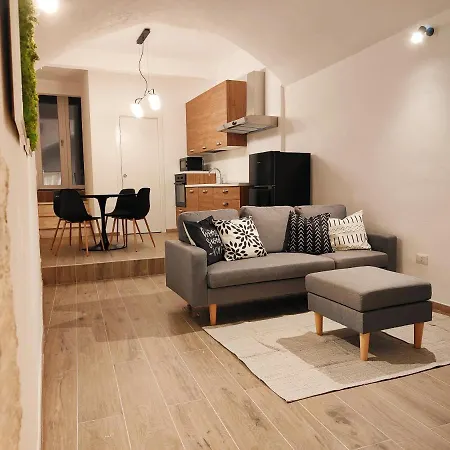 San Giovanni Apartment *